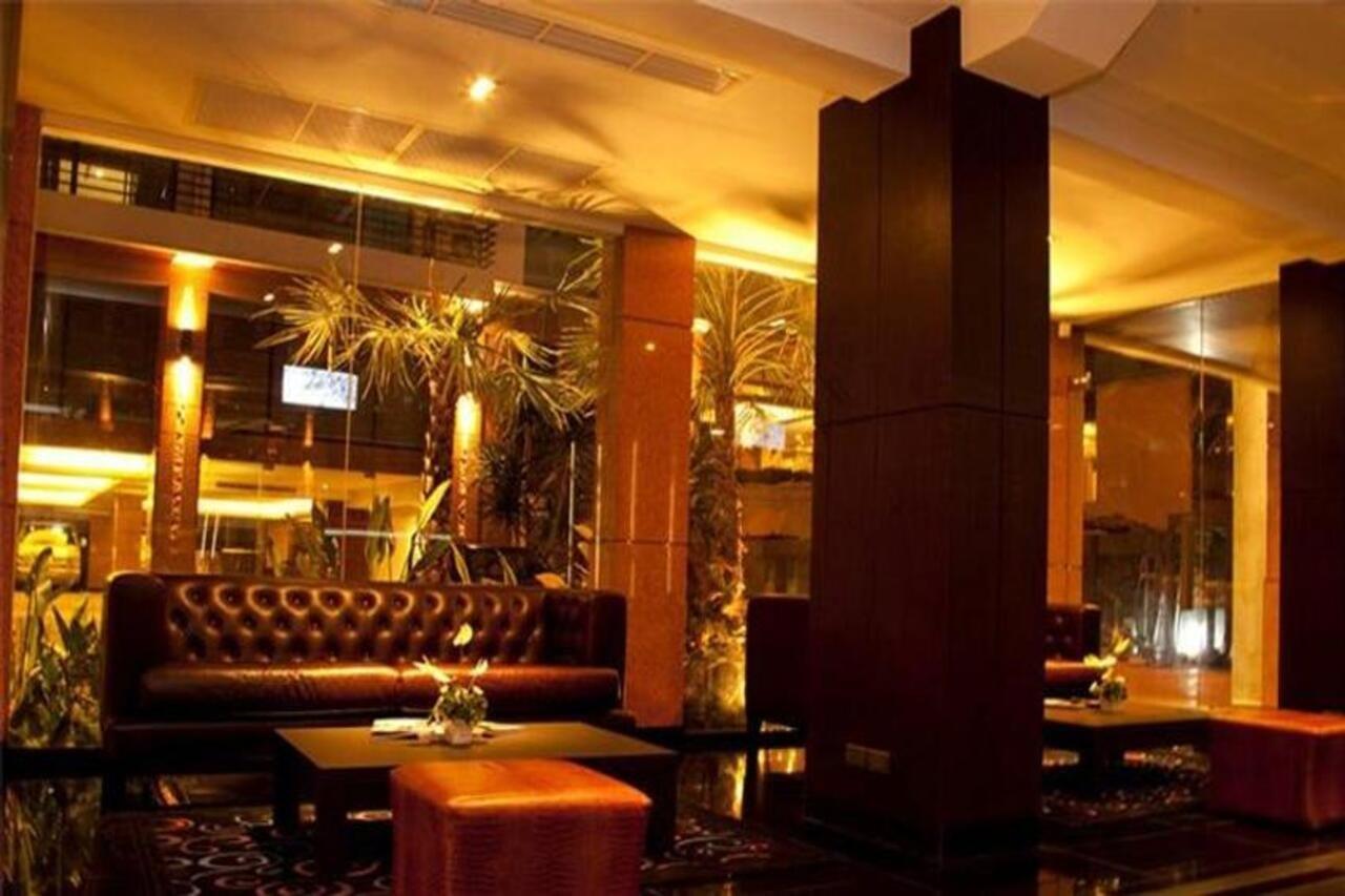 Pietra Bangkok Hotel Exterior photo