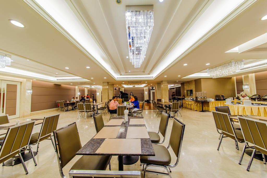 Pietra Bangkok Hotel Exterior photo
