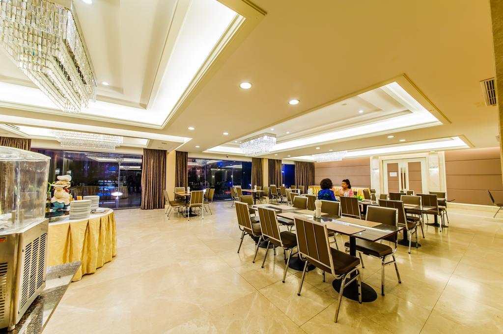 Pietra Bangkok Hotel Exterior photo