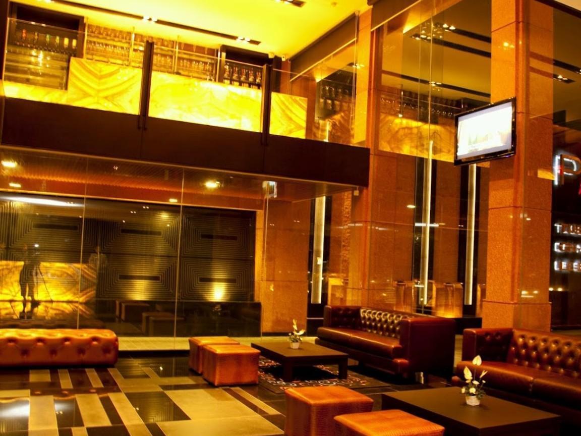 Pietra Bangkok Hotel Exterior photo