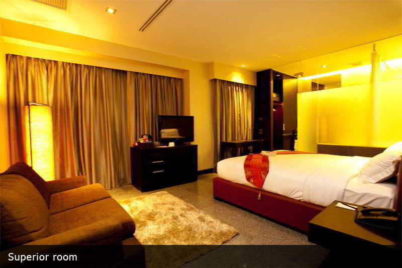 Pietra Bangkok Hotel Exterior photo