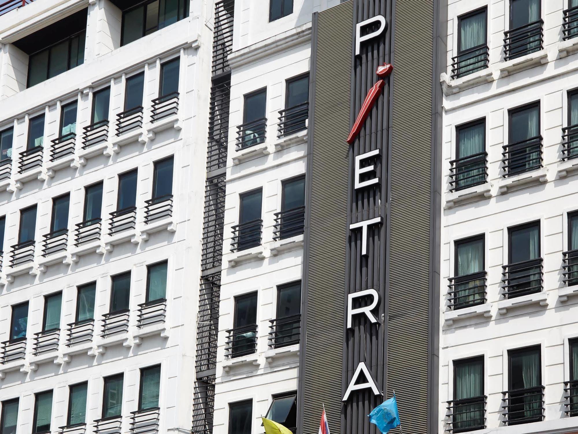 Pietra Bangkok Hotel Exterior photo
