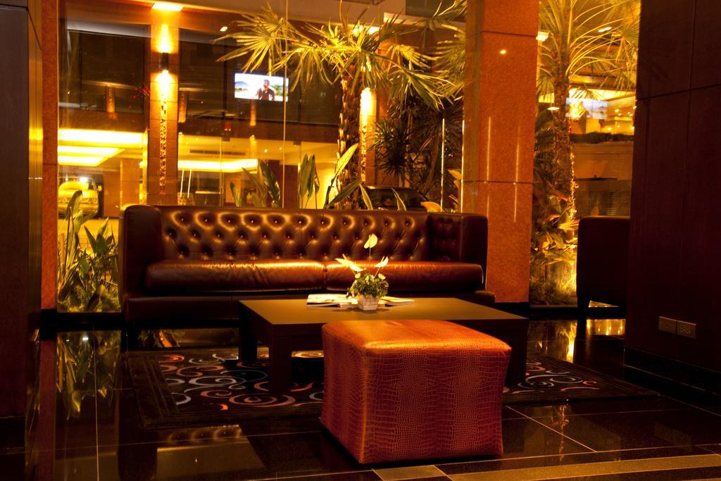 Pietra Bangkok Hotel Exterior photo